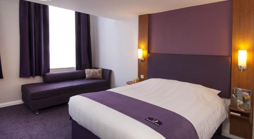 Premier Inn Chesterfield North ภายนอก รูปภาพ