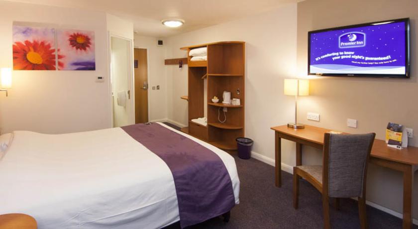 Premier Inn Chesterfield North ภายนอก รูปภาพ