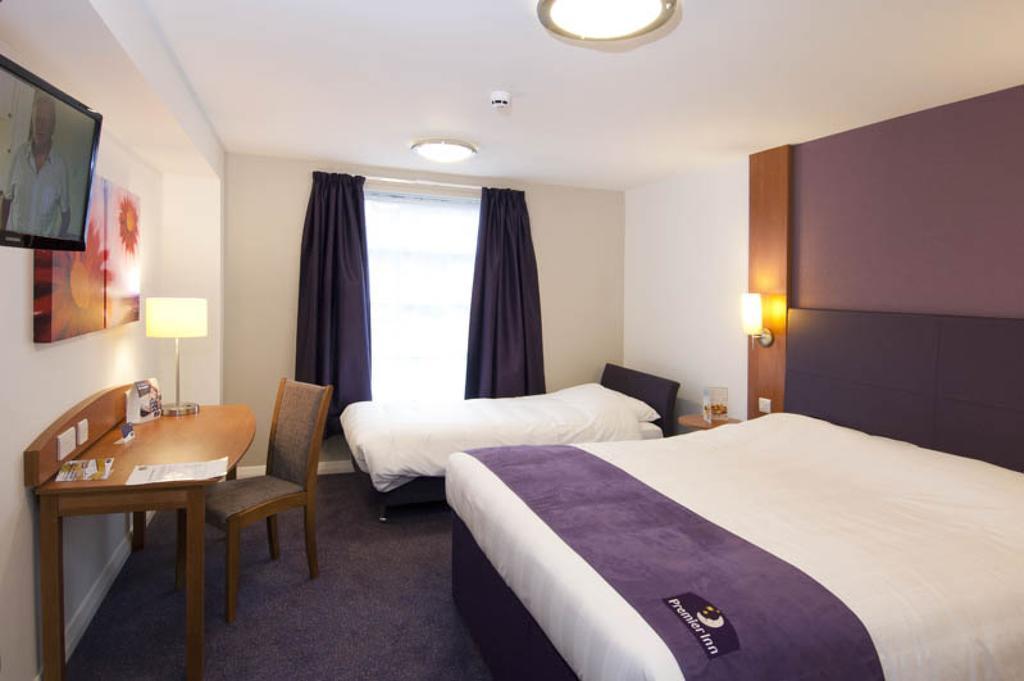 Premier Inn Chesterfield North ภายนอก รูปภาพ