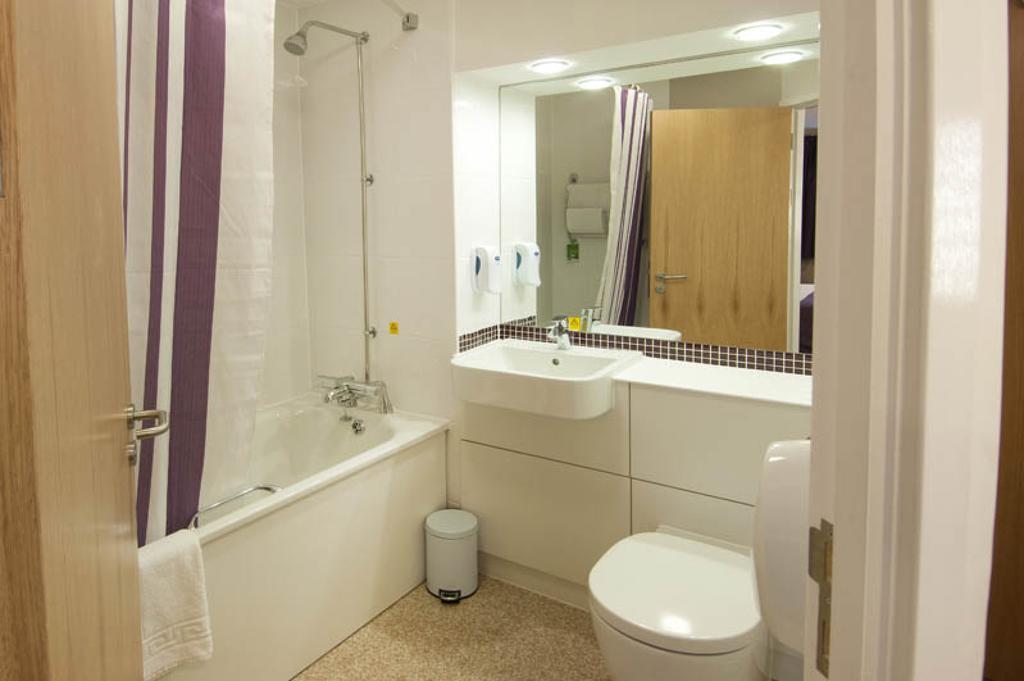 Premier Inn Chesterfield North ภายนอก รูปภาพ