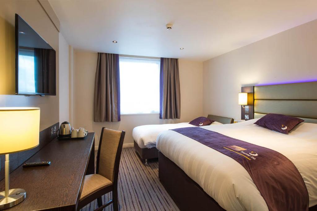 Premier Inn Chesterfield North ภายนอก รูปภาพ