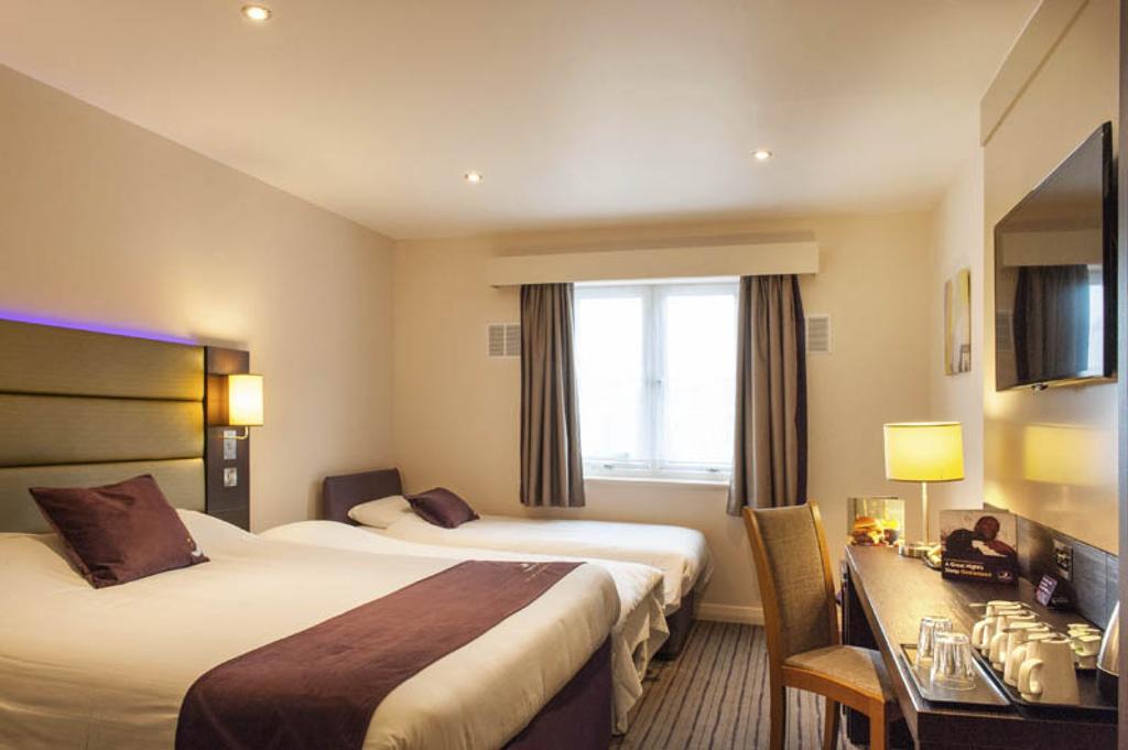 Premier Inn Chesterfield North ภายนอก รูปภาพ