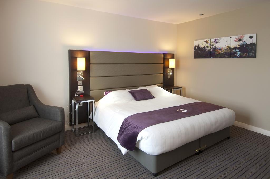 Premier Inn Chesterfield North ภายนอก รูปภาพ