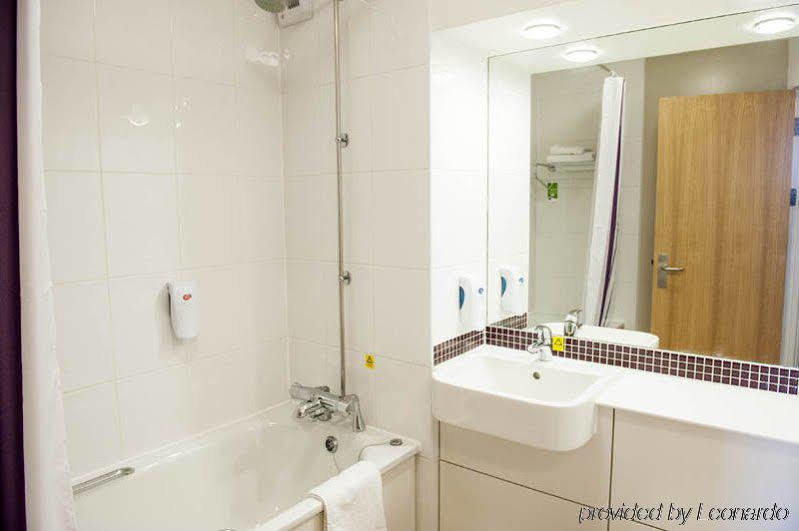 Premier Inn Chesterfield North ภายนอก รูปภาพ